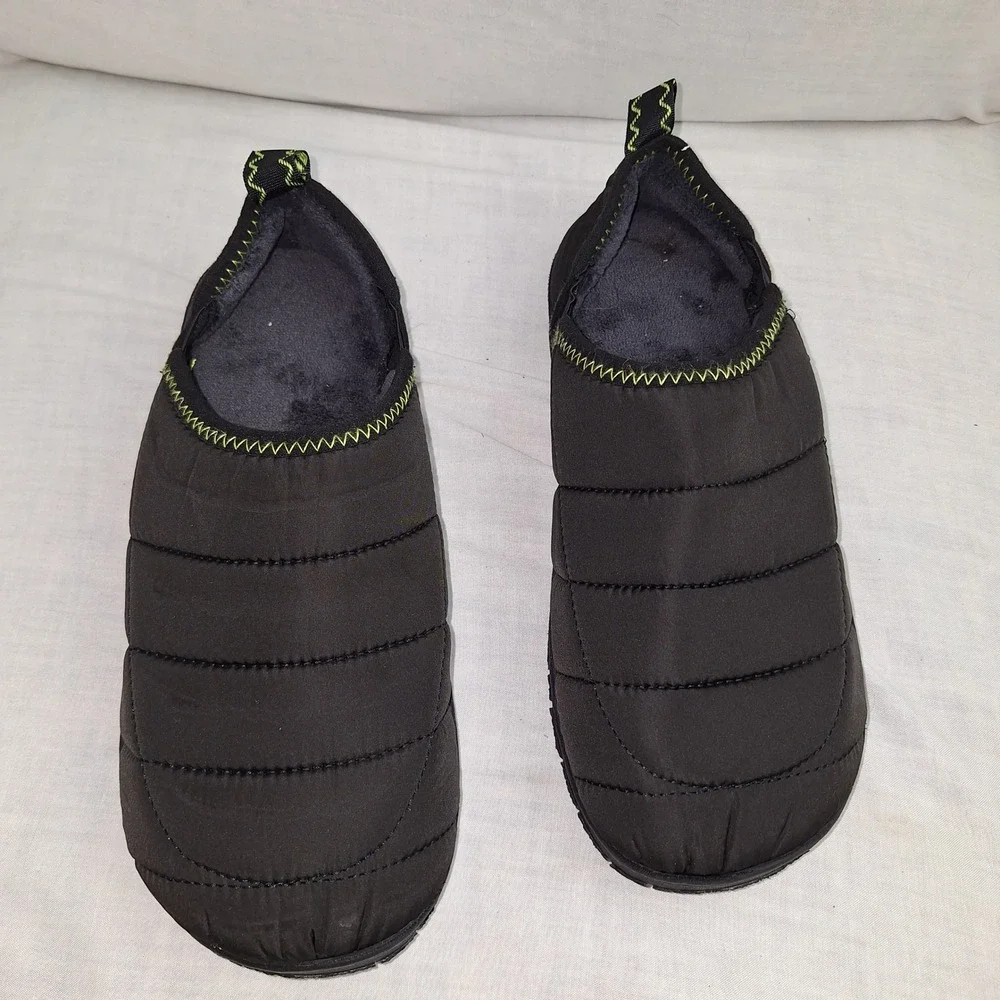LongBay Black Size 9 Quilted Puffer Slip On Indoor Outdoor Slippers Mens Slip on